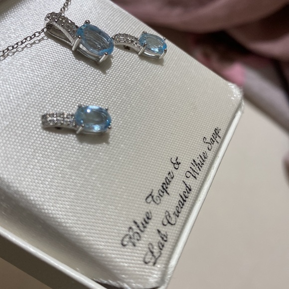 Sterling Silver Earring and Pendant Set - Picture 2 of 4